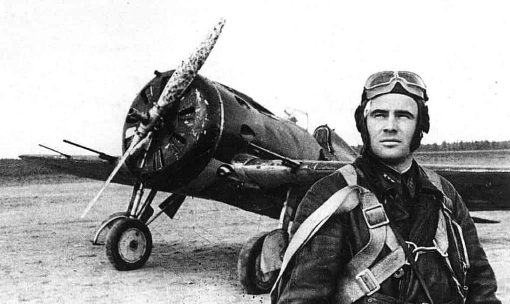 Старший лейтенант Г.С. Жуйков провел на этом  И-16 тип 27 несколько удачных воздушных боев – Ленинградский фронт, лето 1941 года